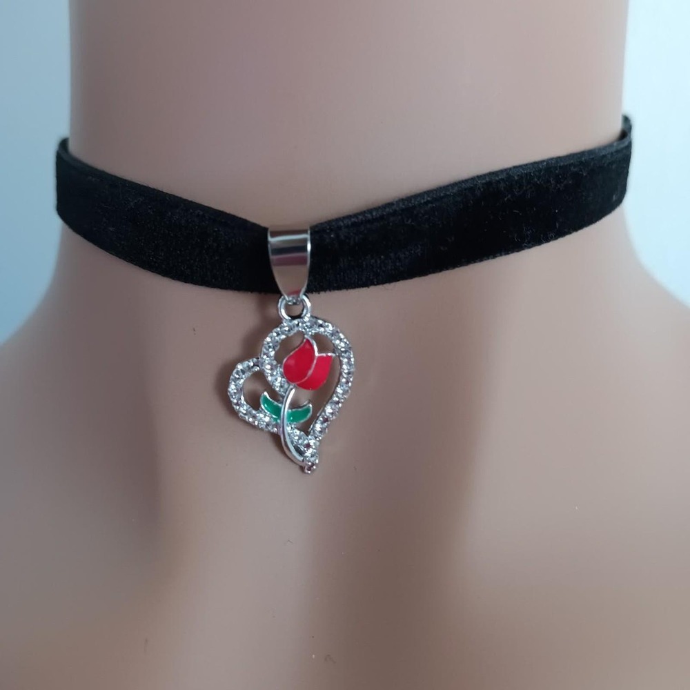 Valentines red rose heart black